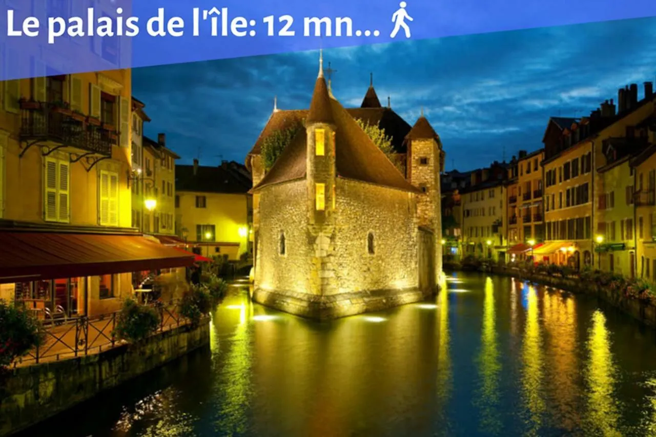 Portes De La Vieille Ville Annecy 0*,